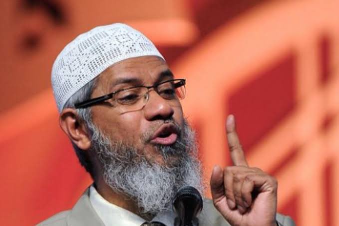 🔴Hindistanlı İslam Alimi Zakir Naik:

Müslümanların kendilerini savunmaları için bir NATO kurmaları gerekiyor.