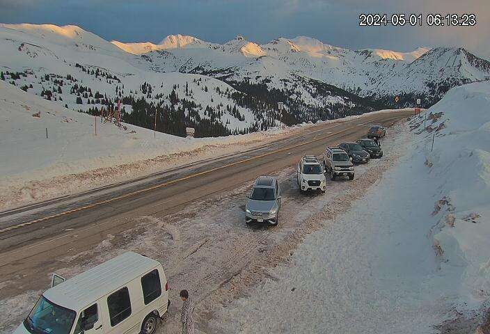 The calendar has flipped to May, but that doesn't mean it's stopped snowing everywhere! ☃️ 📍Roscoe Hill, Montana 📍Loveland Pass, Colorado bit.ly/4aYryOq