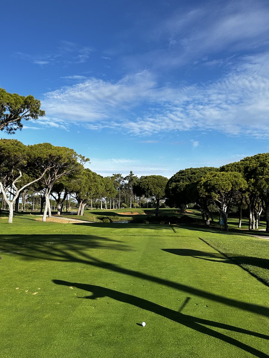 What club are you hitting from 160 yards? 🎯 (5th Dom Pedro Old Course)

Latest golf packages: ow.ly/SKyR50RtlP3