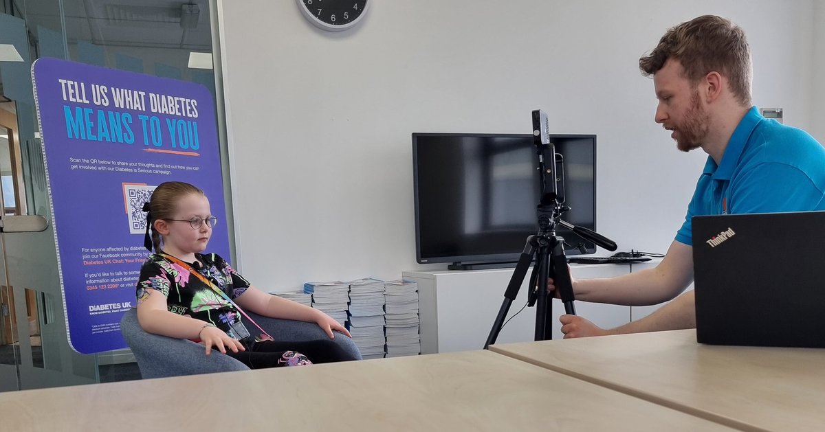 Great afternoon spent with the @DiabetesUK team, discussing the benefits of technology for management of Type 1 diabetes, particularly in children! Gracie here being a pro celeb talking all about herself! Thanks @MrJCook3 for everything as always! #gbdoc #diabetes