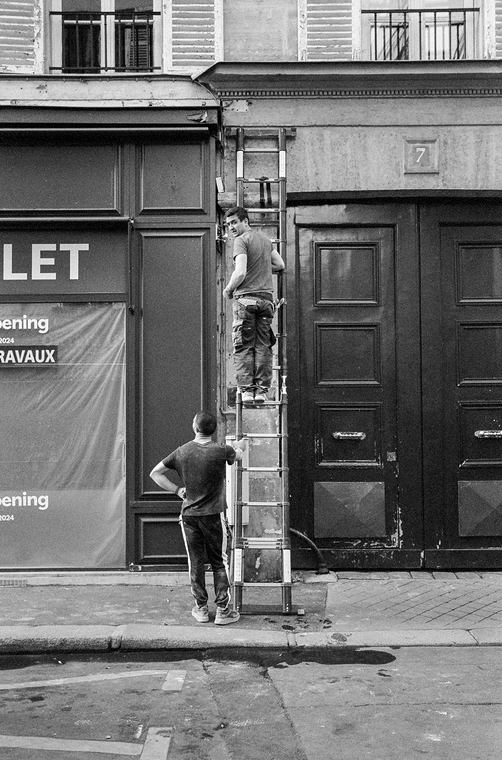 dufour_l's tweet photo. A deux pour une echelle - Please support my instagram feed @laurent.dufour.paris - #2024 #24x36 #3x2 #Afternoon #AnalogPhotography #Analogique #Aprèsmidi #Argentique #BlackAndWhite #BlackandWhiteFilm #CanonEOS30V #Echelle #Europe #EZController
https://t.co/BdBB8ATDRp https://t.co/Nm5JOO2P3u
