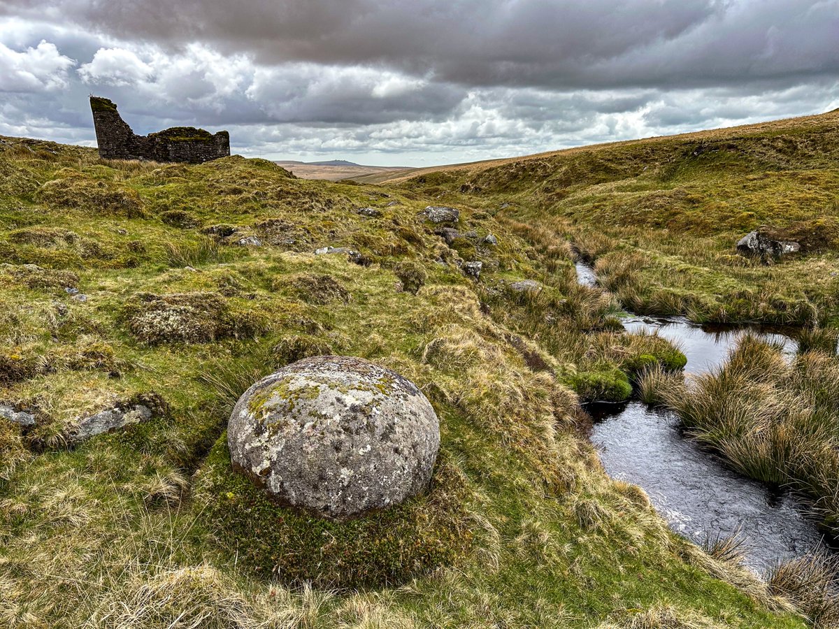 Bleak House by the Rattle Brook under Amicombe Hill with Great Mis Tor in the distance #Dartmoor
