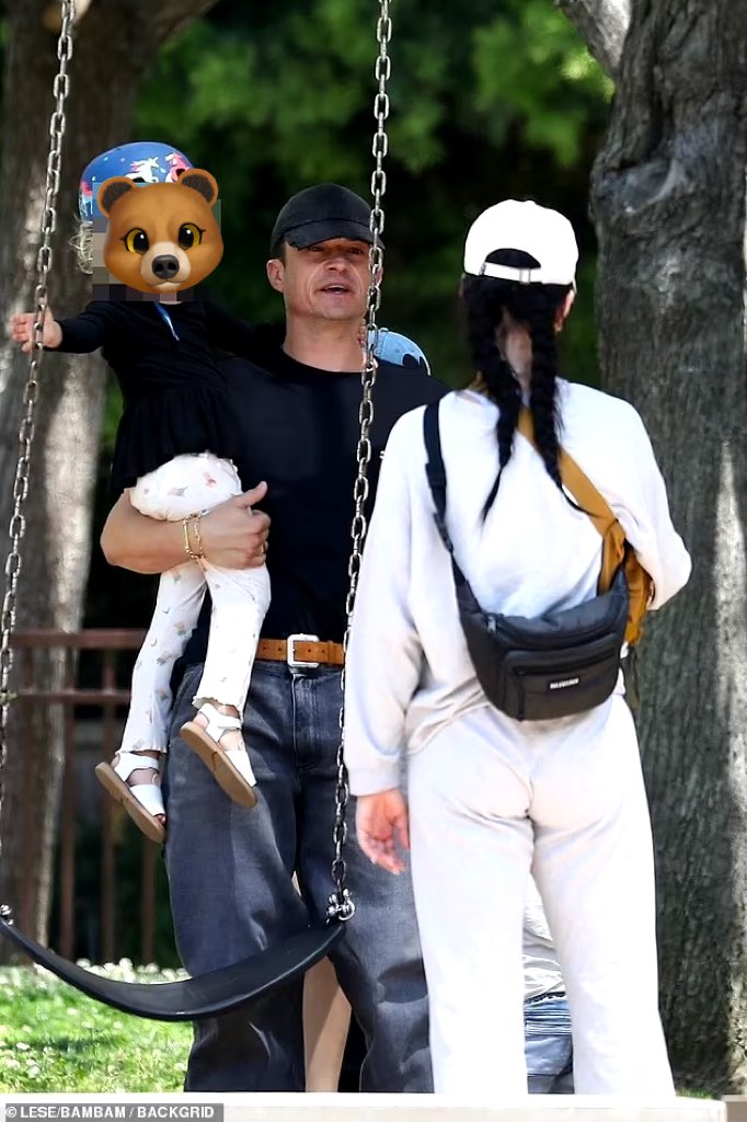 Orlando Bloom foi visto recentemente em um parque com Daisy Bloom e Katy Perry, em Beverly Hills, 01.05.