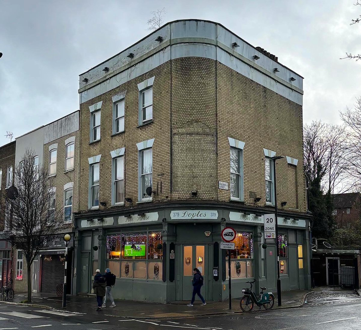 Doyle’s Tavern
📍379 Caledonian Rd, London N7 9DQ
🚇 Caledonian Road
🍺 £4.50 Pravha

A Warm and Welcoming Friendly Local.

#londonpub #pub #arsenal #thecally #barnsbury #islington #pravha #doylestavern