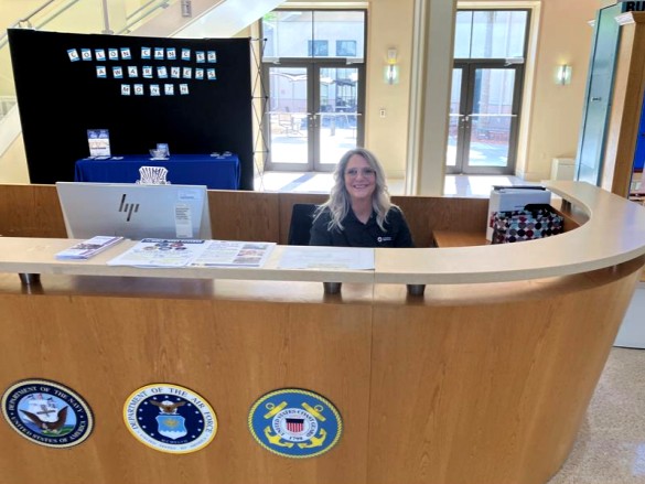 May is #MilitaryAppreciationMonth! You can find Red Cross volunteers at military installations locally and across the globe. Say hello 👋 to Julie Morris who welcomes service members to the 6th Medical Group Clinic at @MacDill_AFB in Tampa. ✈️ 🇺🇸