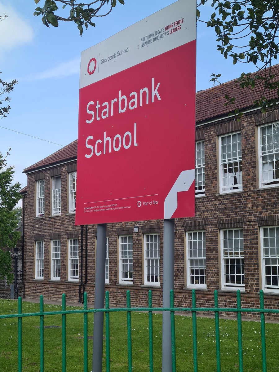 A brilliant afternoon spent with pupils of @starbank_school(Bierton Road) talking about the Environment and then joining them on a Litter Pick.Pleasing to see positive work being done by the school with our next Star Generation. #YardleyWest&StechfordWard