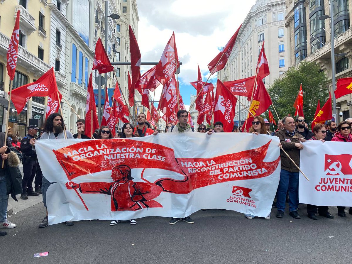 Hoy 1° de mayo vemos cómo la descomposición actual del movimiento obrero tiene su reflejo directo en el declive de la participación de las trabajadoras en las movilizaciones que han tenido lugar en el Estado.