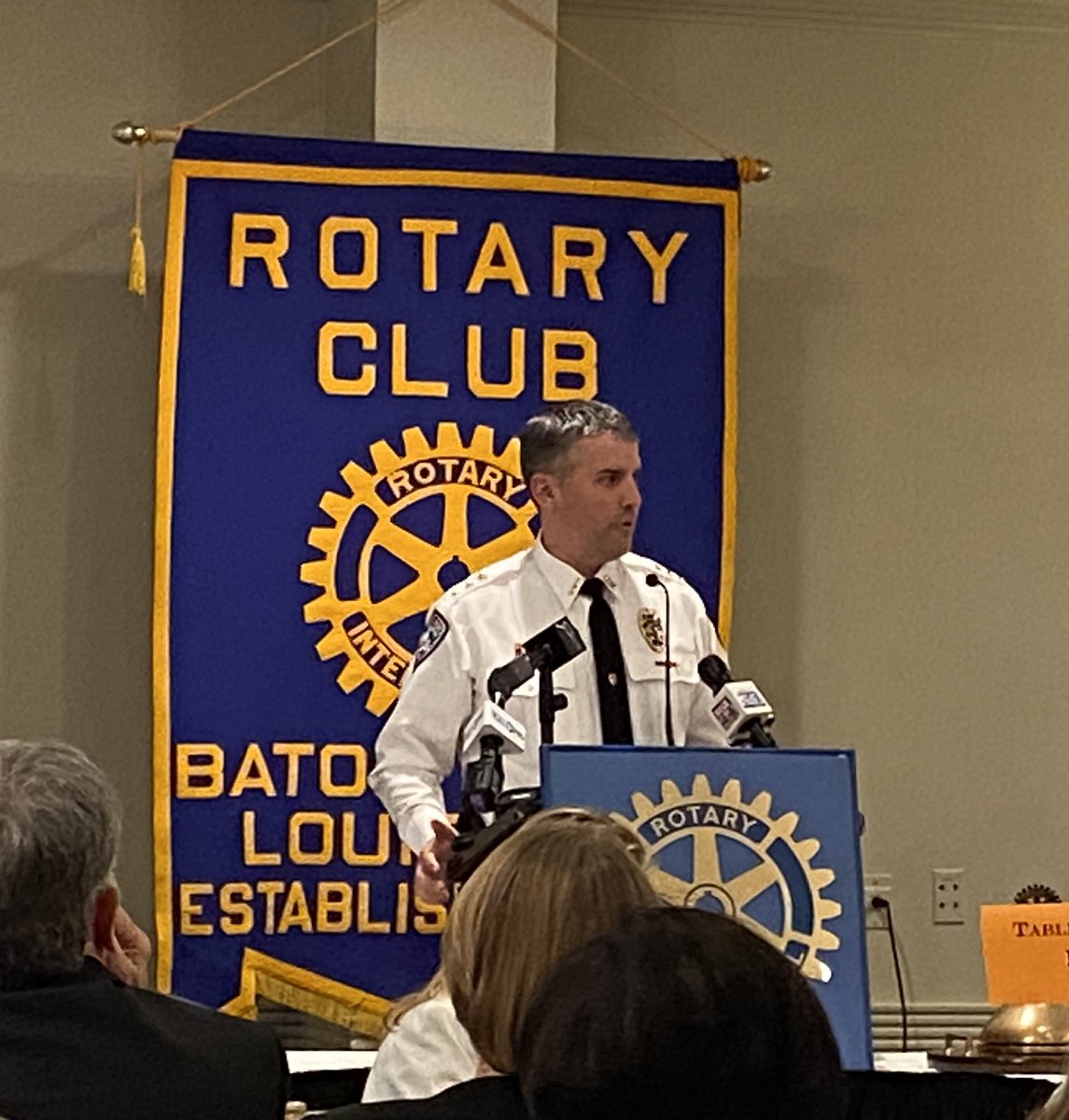 What a fascinating insight into Chief of Police Thomas Morse’s first 100 days in his role as leader of the #BatonRouge force. The mantra: Gather, Gain, Give. He is an alumnus of #LSU & previously led the Canine Unit — an inspiration! #Rotary #BetteringLives #WeProtect #LSUVetMed