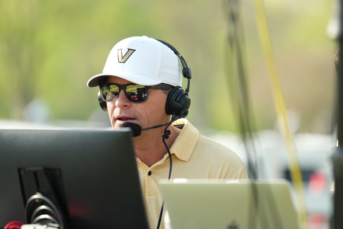 Tune into @GolfChannel at 1 p.m. CT for the NCAA Regional Selection Show Coach @scottlimbaughvu will be on live at roughly 1:05 p.m. ⚓️⬇️ #AnchorDown