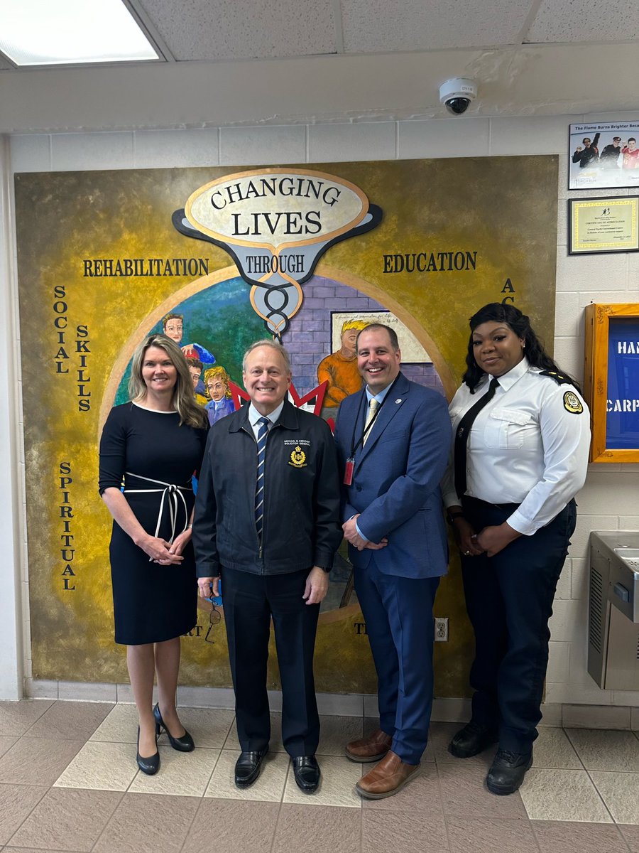 Pleased to tour the Central North Corrections Centre with @JillDunlop1. 

Grateful for all of the corrections staff working to keep their community safe.

Special thank you to the @OPSEU reps for speaking to us about the issues that matter most to their members.