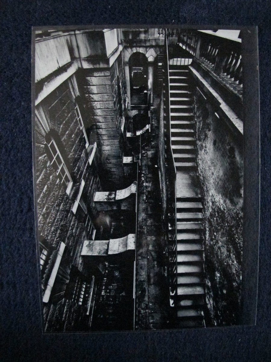 Black and white Somerset House architecture photographic prints
etsy.com/uk/listing/564…
#EarlyBiz #photography