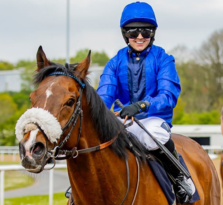 Clifftop Heaven happy to be back on the track and putting his best foot forward! Putting a big smile on my face on a hard day, 8 years today I lost my biggest supporter, but I know he would have been cheering me home up there, this one’s for you Dad ❤️#winner #makingaclaim #8togo