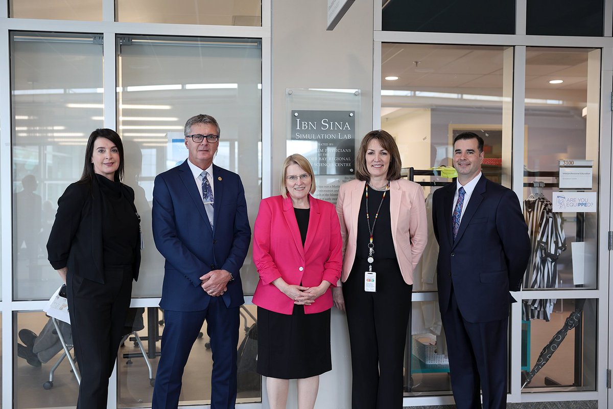 Thank you to the Thunder Bay Regional Health Sciences Centre for giving Minister @SylviaJonesMPP and myself a tour of the facility and for hosting the announcement for the Northern Health Travel Grant!