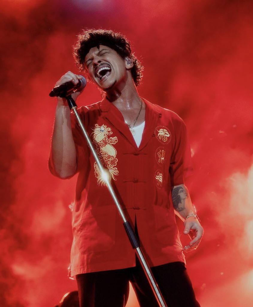 De acordo com o portal Léo Dias, Bruno Mars tem dois shows marcados no MorumBis nos dias 08 e 09 de outubro. 🇧🇷✨