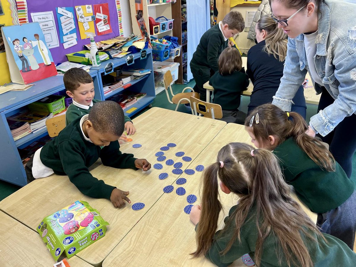 Junior Infants really enjoyed having their parents join them for Maths4Fun games! ➕➖🔺🟪🟠 #cooperativelearning