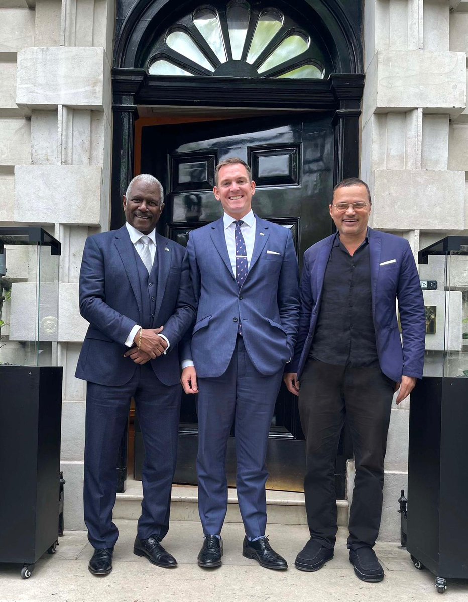 Bahamas High Commissioner to the Court of St. James's (the UK), HE Paul Andy Gomez met with the UK's High Commissioner to The Bahamas, HE Thomas Hartley today. Mr. Gerry Deveaux hosted the meeting.