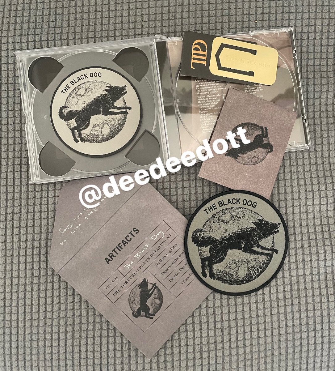 deedeedott's tweet image. Because you are all so sweet. 
***GIVEAWAY NO. 3***
TTPD THE BLACK DOG collector’s edition 🖤

Rules: 
1. follow me
2. RT this tweet
3. Comment your fav Eras Tour set and/or tag a bestie 🫶🏻 

Ends: 5/5/2024
Open internationally 🤍
