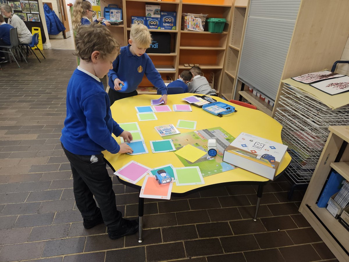 Great fun exploring in the Discovery Den this afternoon. Lots of teamwork, cooperation and communication on display @Clerkhillschool #reachup #STEMeducation