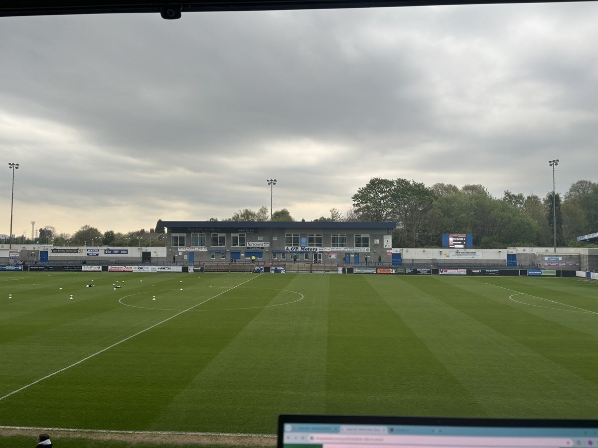 Good Evening! 🦌

I’m at New Bucks Head this evening for AFC Telford United vs Mickleover in the Southern Central Premier League play-off semi-final

The two best teams in the play-offs, and it’s a one off clash for a chance at promotion 🙌

Updates to follow @ShropshireStar