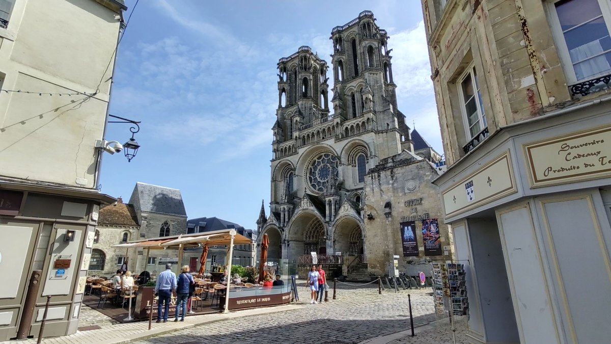 OurTourBlog's tweet image. We didn&apos;t plan to go to Laon, we&apos;d never heard of it. A full motorhome aire at St Quentin brought us here, and we&apos;ve enjoyed exploring the city and chilling on the campsite. 

buff.ly/3UFMfZO