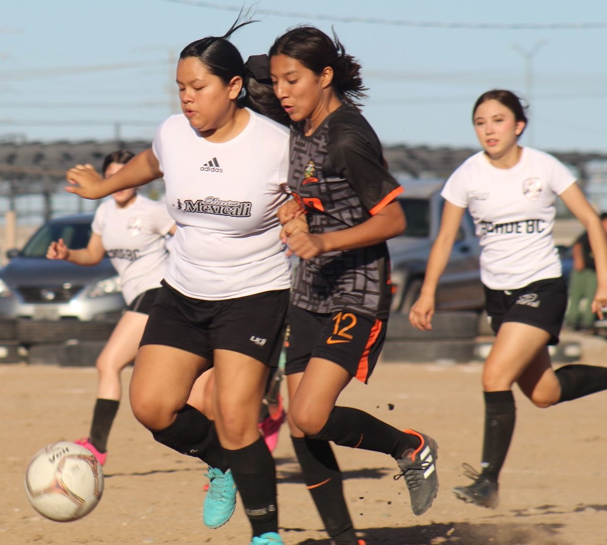 #Deportes / ACADEMIA BC LOGRA VICTORIAS EN SUB 15 DE LIGA UNIVERSITARIA FEMENIL DE FUTBOL / El equipo Academia de Baja California cerró la temporada regular con triunfos sobre Cachanillas / +Detalles:  acortar.link/bYanz1

#NoticiasConexión #Mexicali #futbolfemenil #futbol