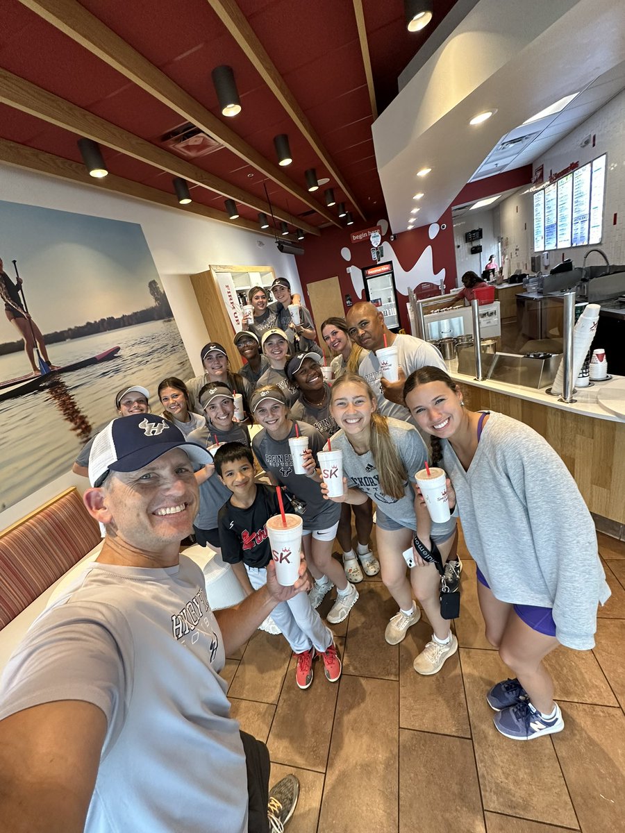 After practice yesterday we had to get a little @SmoothieKing!!! We are ready for round 2 tonight!! #Team #WeBe4Me