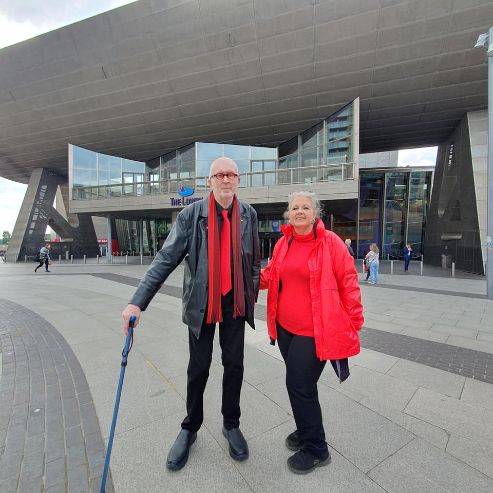 Last day of the campaign with @MikeMcCusker15 supporting the brilliant Salford Quays Labour candidate Liz McCoy outside @The_Lowry this afternoon. @SalfordNow @SalfordLabour