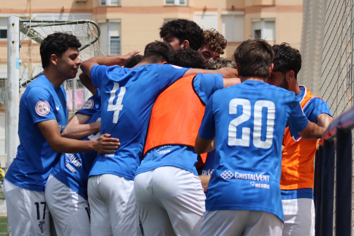 CanteraSFCD's tweet photo. 🦁 A dos partidos de un sueño. 

💙 Este sábado (13:00 h.) nuestro #JuvenilA se desplaza a Ceuta para medirse al CD Polillas y seguir peleando por el ascenso a División de Honor. 

🔥 ¡Vamos a por un triunfo vital, chicos! https://t.co/zYjdJT16oT