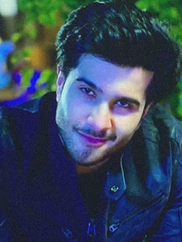 There are many but Mir Hadi Is Special for some reasons <3

10 YEARS OF FEROZE KHAN

#FerozeKhan