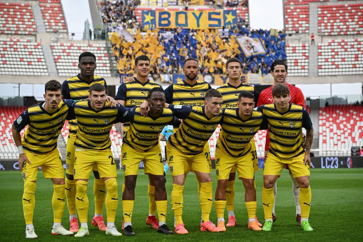 🇮🇹 Parma, Serie A'ya yükseldi.