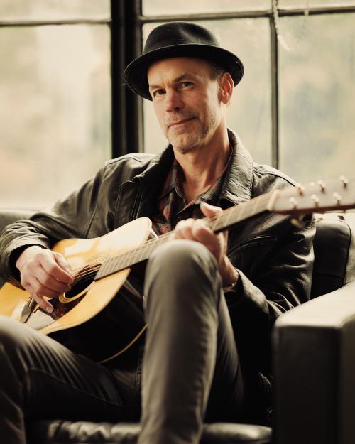 A&S alum Paul Jensen ’85 dedicates half his workdays to songwriting and performing. He released his first solo album in February. “During COVID I reflected on what I really cared about and it was more music, more independence and more happiness in my life” as.cornell.edu/news/musical-a…