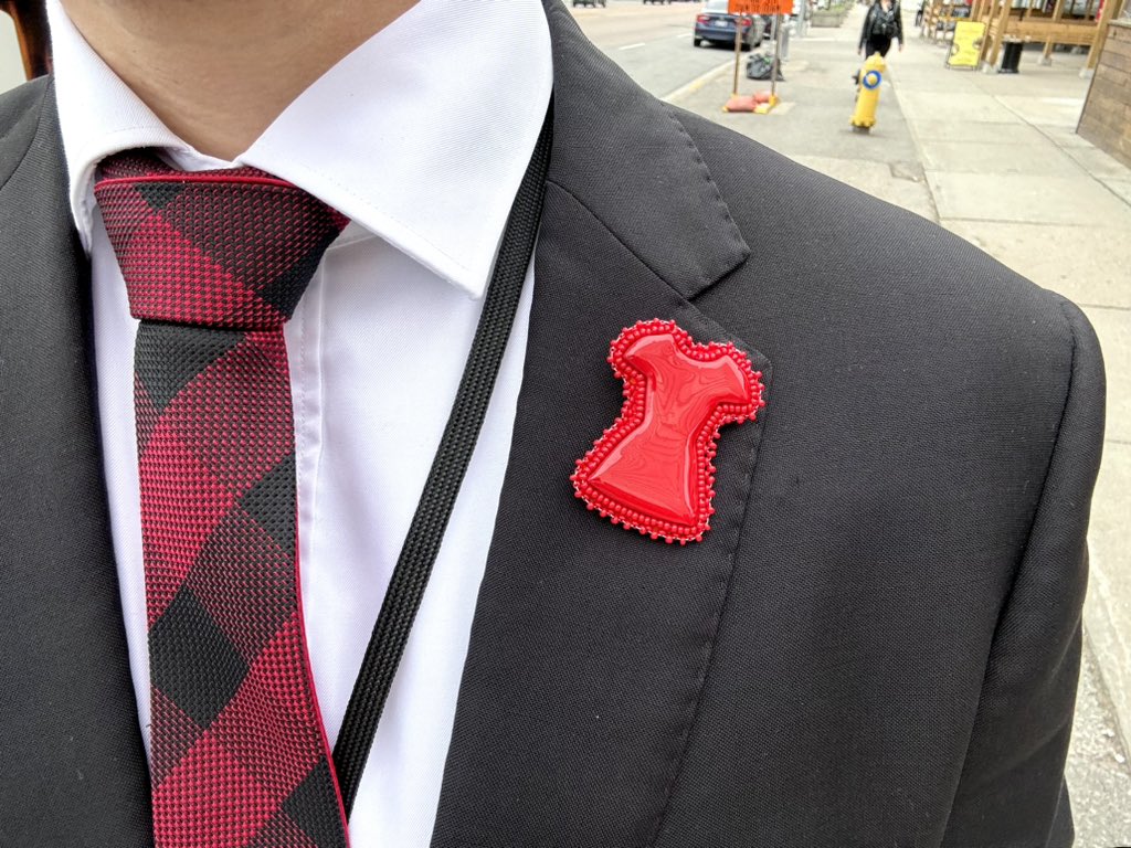 National MMIWG2S Awareness Day / Red Dress Day is coming up this week (May 5). Therefore, I am wearing my red dress pin created by local beadwork artists The Sweetgrass Sisters to the office.

Learn more about Red Dress Day: lib.sfu.ca/help/academic-…

#mmiwg #mmiwg2s #hamont