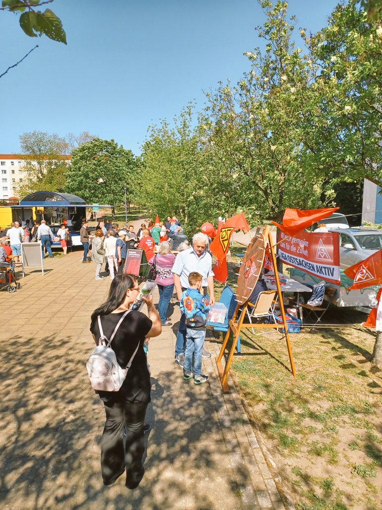 #1Mai in Weißwasser #Lausitz. Mehr Lohn, mehr Freizeit, mehr Sicherheit. Gerade für eine Region im Wandel ganz wichtig. Wir  brauchen #Tarifwende und mehr Investitionen für Wohlstand, Klimaschutz und gute Arbeit! Gemeinsam sind wir stark 💪@dgb_news @dgb_sachsen @revierwende