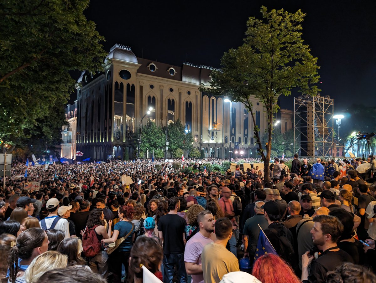 Tens of thousands of protesters remain in front of parliament Tens of thousands of protesters against the foreign agent draft law are still in front of the Georgian Parliament. They are joined by protesters from other Georgian regions. Live updates: oc-media.org/georgias-forei…