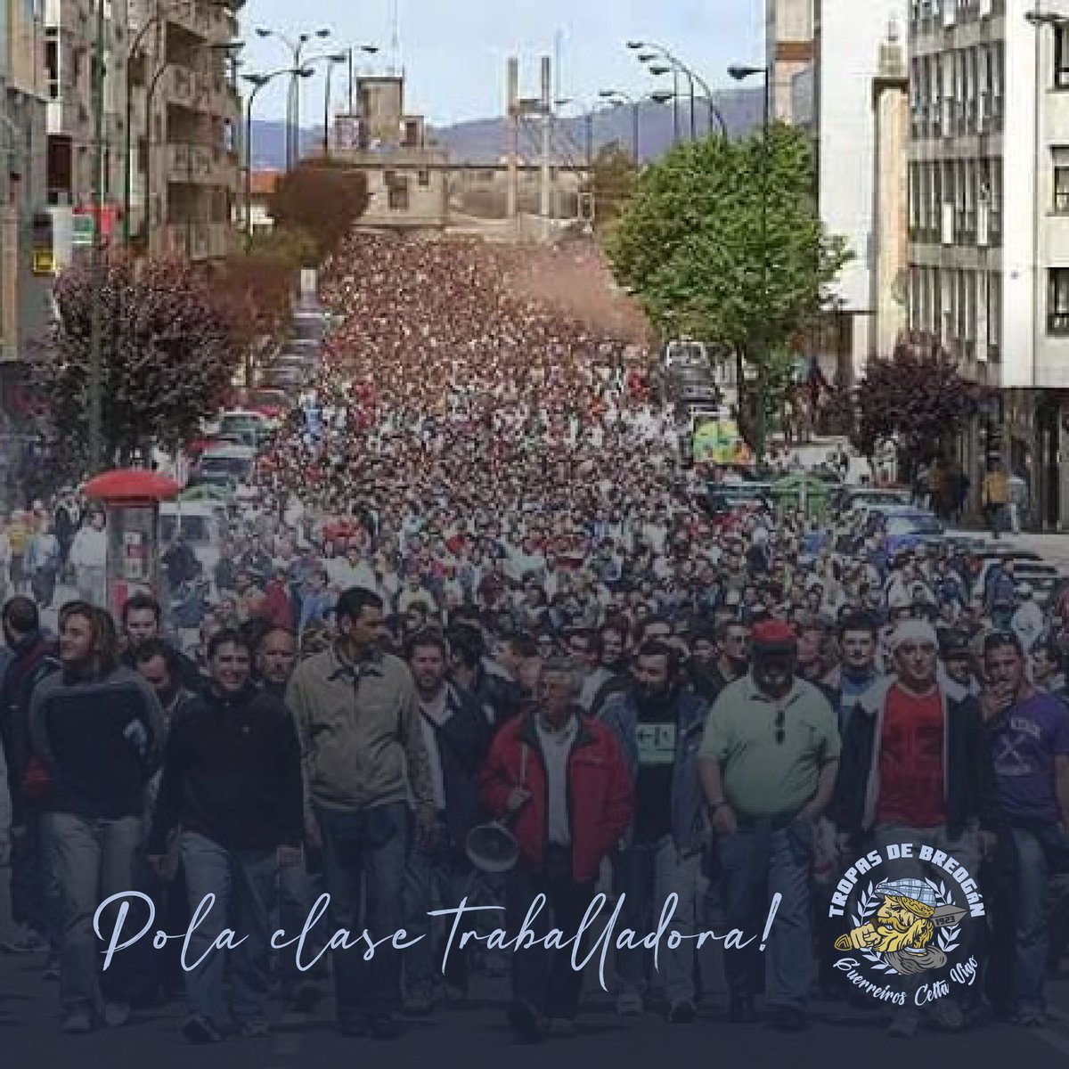 🏗️ Nos estaleiros ou nas fábricas. En Vigo aínda vive o espírito obreiro que durante décadas ergueu a voz polos seus dereitos. ✊🏻 Neste 1° de maio reivindicamos un futuro laboral próspero, xusto e sen mortes. 📸 O sector do Metal toma as rúas viguesas na folga de 2006. TDB