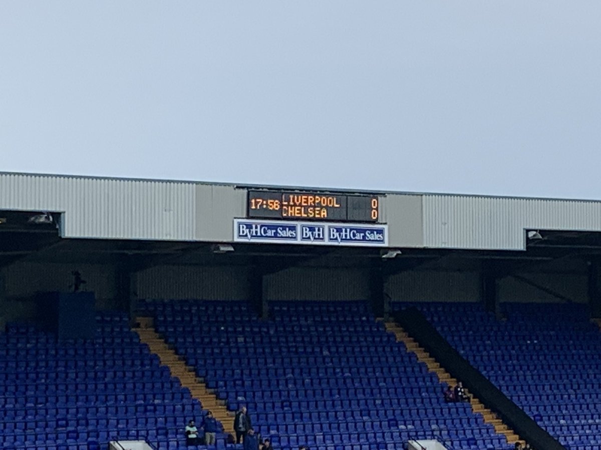 All set for a huge game in the WSL as @LiverpoolFCW take on title chasing @ChelseaFCW. Chelsea six points behind leaders Man City but with two games in hand. Goals as they go in @talkSPORT with @TheAdrianDurham from 7pm.