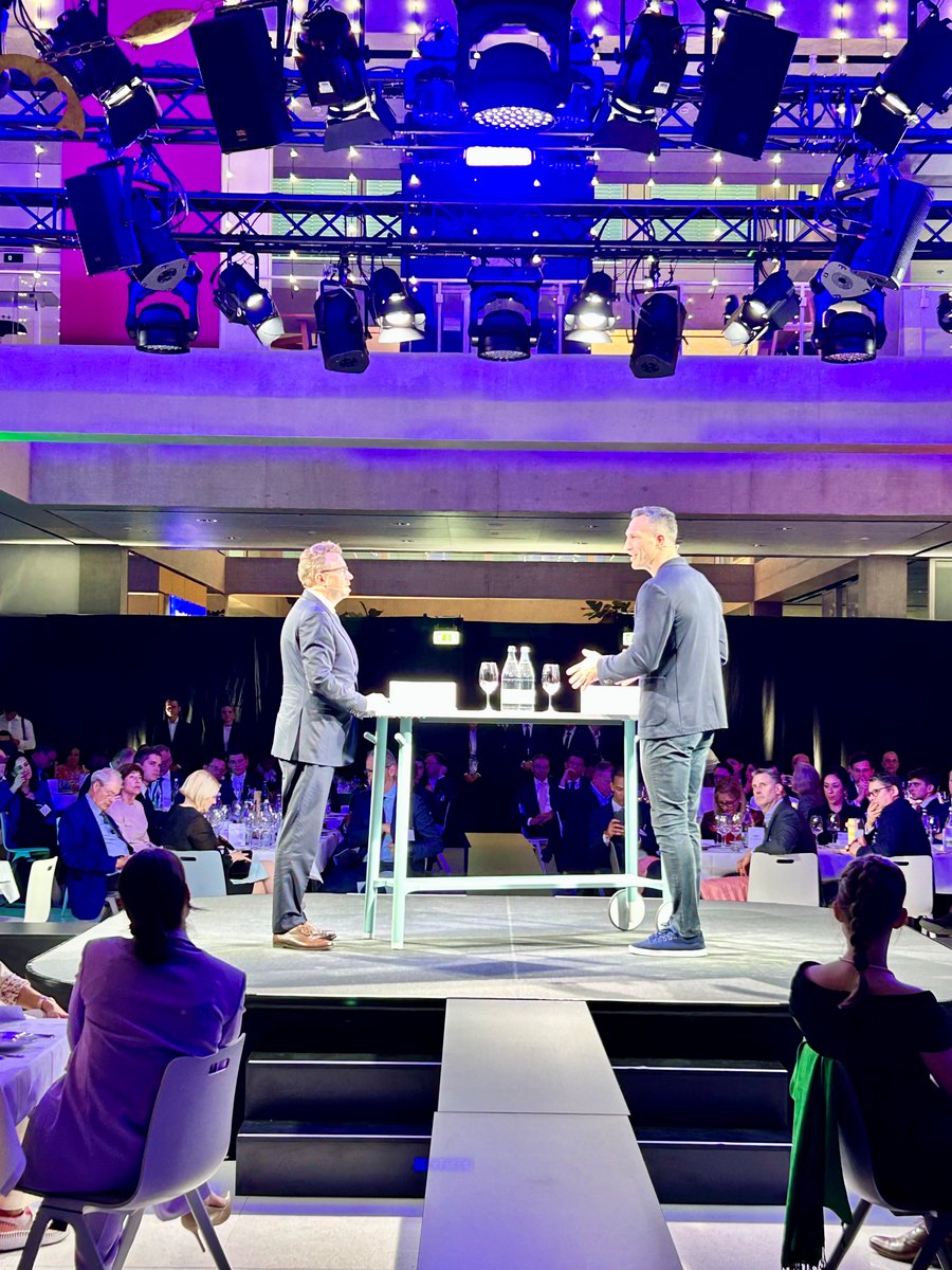 What a start to the 53rd @SG__Symposium: In his conversation with @SRF anchor @SebRamspeck, @Klitschko was asked, why he came to St.Gallen: “Because here are the decision makers. People that are making a change.” Addressing the audience directly, he added: “I’m here to wake you…