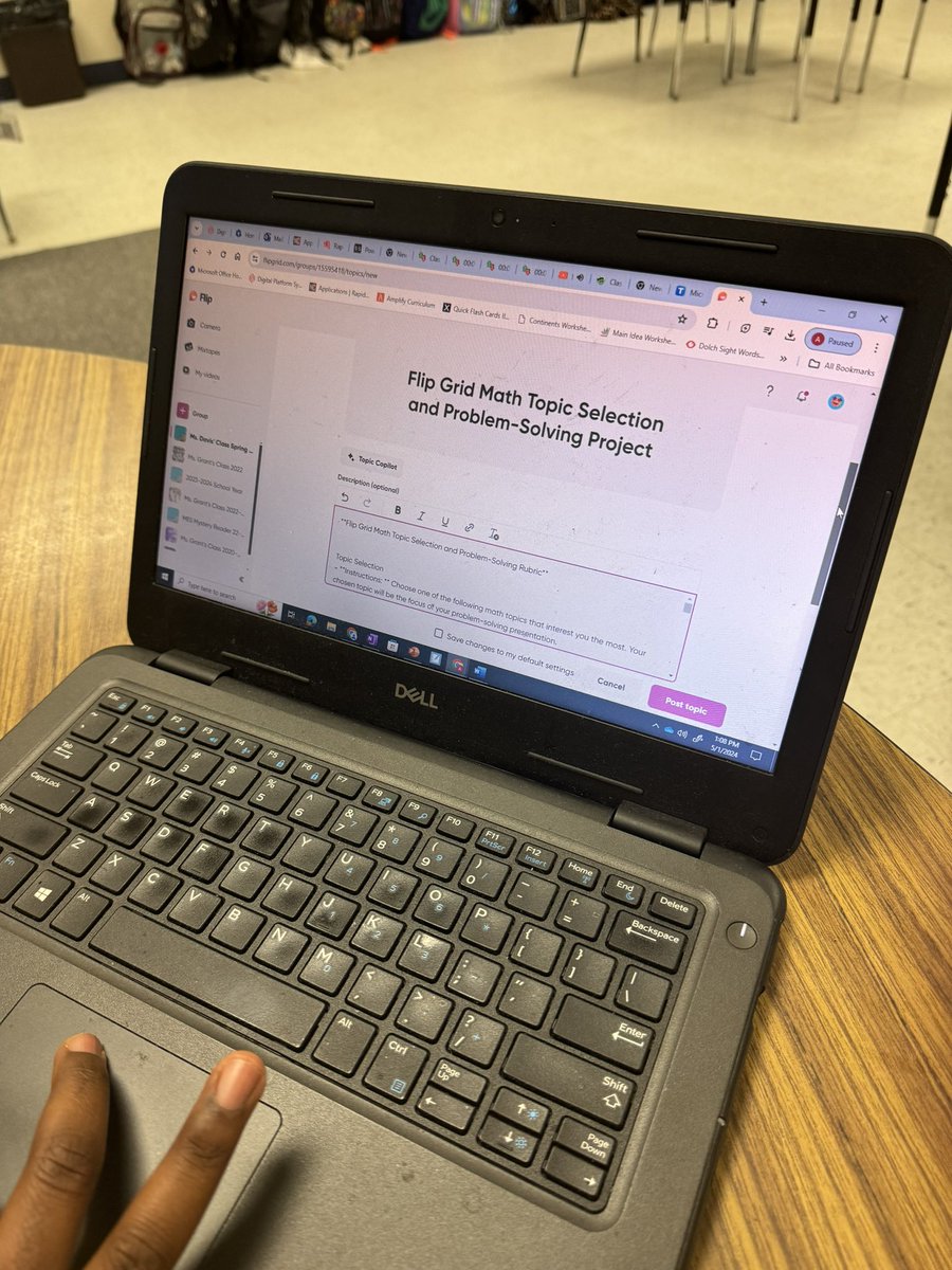 How creative and effective is this @MicrosoftFlip topic? Mrs. Davis is having her 3rd grade Ss pick a standard, match it w a Schoolnet question, and then demonstrate how to solve the problem so that her Ss can learn from each other! #onslowdlt