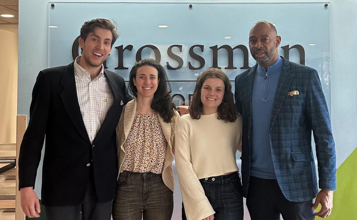 Last month, SI-MBA students engaged in hands-on learning from Roger McClendon, Executive Director of @GreenSportsAlliance, as part of the Innovator in Residence series. 🌱Tremendous thanks to Roger! ♻️ 🎉 
Learn more ➡️ go.uvm.edu/7uh2x 
#uvmbiz #sustainableinnovation