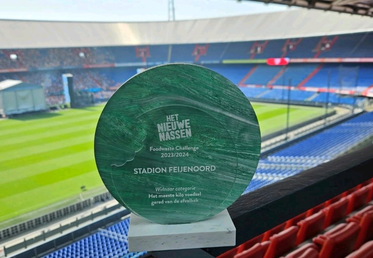 Stadion Feijenoord wint Foodwaste Challenge 'Het Nieuwe Nassen', een campagne tegen voedselverspilling. 

De Kuip won in de categorie 'het meeste kilo voedsel gered van de afvalbak'. 

Afgelopen half jaar is er ruim 2100 kg voedsel gered van de afvalbak (zo'n 5000 maaltijden).