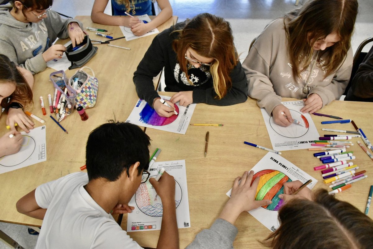 Toronto based artist Chad Hopson, in partnership with Quinte Cultural Innovation Committee (QCIC), leads students from Holy Rosary Catholic School in Belleville through a 2-day art workshops that centers around global citizenship. #ALCDSBMYSP @alcdsb_rosa