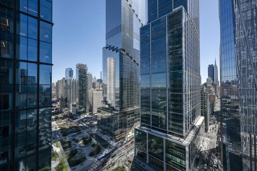 It has emerged as perhaps the most dominant office market in New York City, a bright spot as companies across the country cut space in the shift to remote and hybrid work tinyurl.com/5ase7zat

#hudsonyards #newyork #NYC #manhattan #officespace #joanbrothers #mbreny