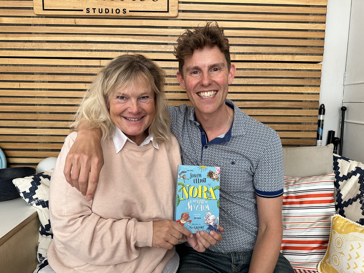 We've been in the audio studios today with @Joseph_Elliott and @EllaKenion recording the SIDE-SPLITTINGLY funny #NoraAndTheMapofMayhem - who wants to hear a sneak peek 👀🎧 Pre-order your audiobook here! lnk.to/TheMapofMayhem