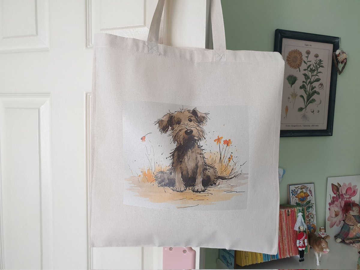 This adorable cheeky chappie is a new addition to my Etsy shop. Hand printed cotton tote. #womaninbizhour Don't forget all totes are sent postage free sarahbenning.etsy.com/listing/170928…