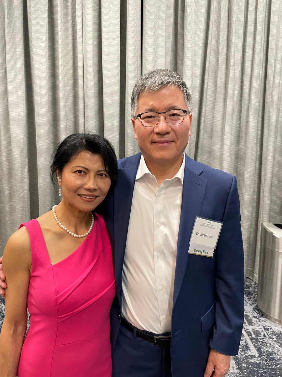 Congrats Dr. Lang on winning Cancer Family Care's Unsung Hero Award! Your dedication to patients like Kimberly Ammon is inspiring. Pictured here are Dr. Lang and his wife, Dr. Faye Lang.  #oncology #compassionatecare