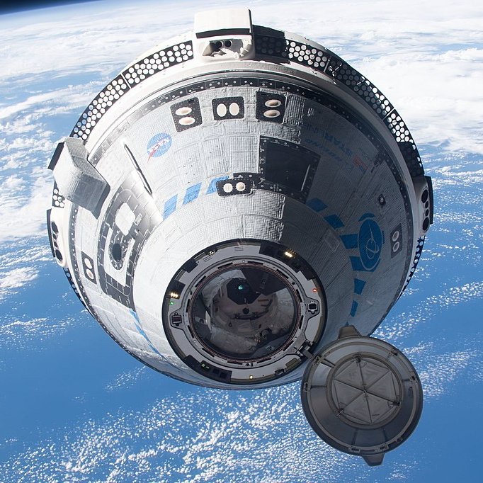Hubo un tiempo en el que se apostaba por cual sería la primera cápsula en volar, la #CrewDragon o la #Starliner.

Hoy hace 1.432 días que la Crew Dragon lanzó a los primeros astronautas y la Starliner tiene previsto hacerlo dentro de 5 días.