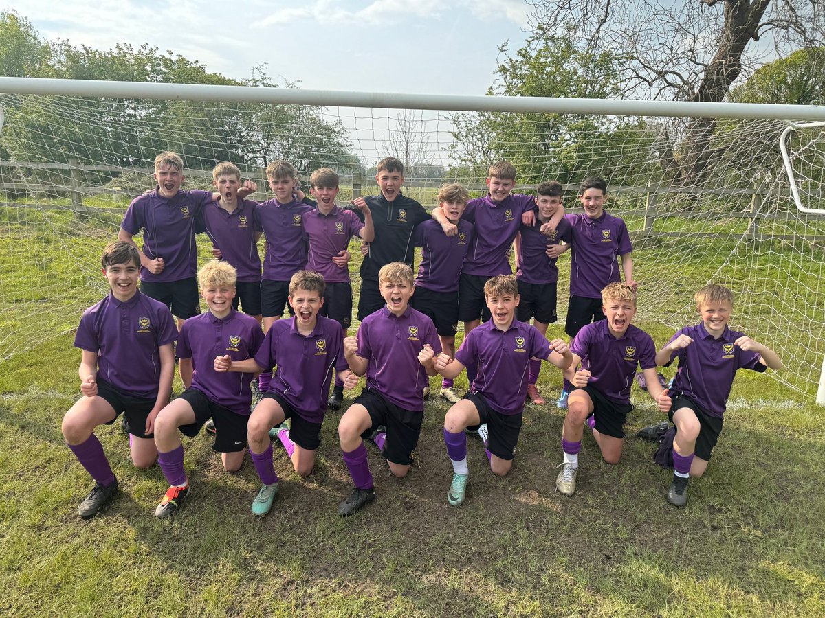 Huge well done to the year 9 boys who have had 2 very successful evenings in the last 2 days! They won their QF game in the Lancashire cup on Tuesday night against Montgomery and tonight were victorious in a win over Hutton: 3-1 in the SF of the south ribble cup ⚽️ ⚽️