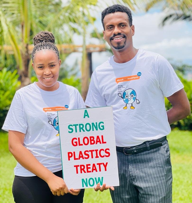 By agreeing on effective reduction measures, governments can cut back on plastic's contribution to risking human health, #ClimateCrisis and biodiversity loss. ✊🏿A strong global #PlasticsTreaty is inevitable! #LessPlasticMoreLife #INC4 #BreakFreeFromPlastic #EndPlasticPollution