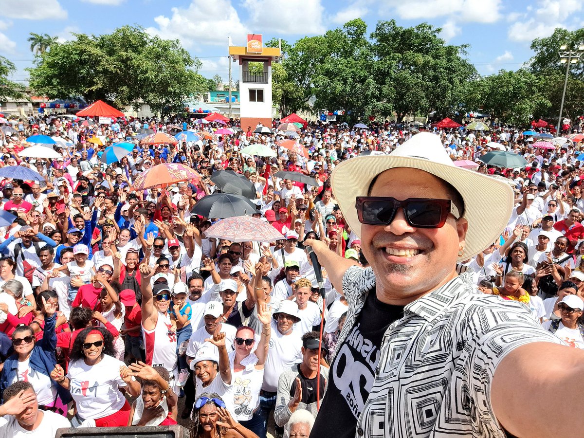 💢 Un mar de pueblo en el concierto de Mayabeque! 😍🎶.
❗️Música y alegría después del desfile en este 1ro de Mayo💥.
Ahora seguimos rumbo a Jardines del Rey Travel a la Feria Internacional del Turismo #FitCuba2024. 
Seguimos activos! 💪💯
#1roDeMayo