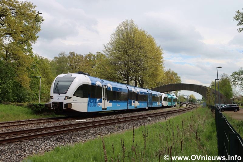 In beeld: Inzet diverse Arriva GTW's in de Achterhoek tijdens Koningsdag (met foto- en filmreportage) - mp-produktie.nl/2024-05-01_Inz… #Arriva #Koningsdag #Kingsday #Ruurlo #Winterswijk #Westervoort #Duiven #Zevenaar #GTW #treinennieuws #OVnieuws (cc: @Arriva_NL / @ArrivaBlauwnet)